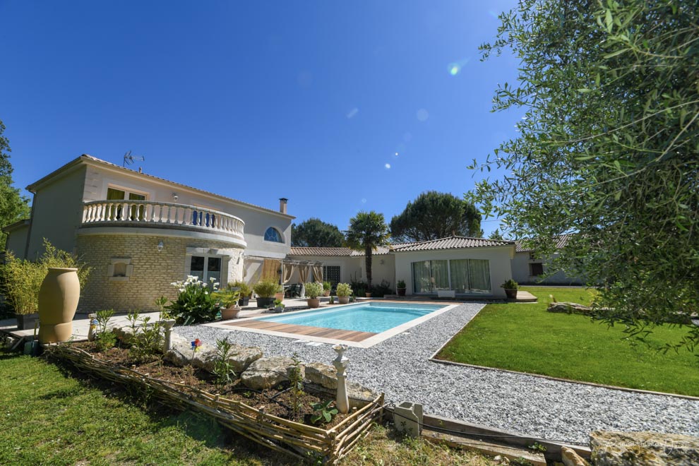 Belle propriété dans le Marais Poitevin avec chambres d&apos;hôtes